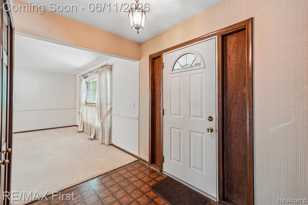 5950 Diamond Drive, Troy, MI 48085 — Photo 3