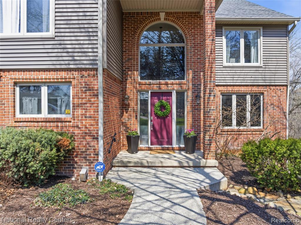 6276 N Shore Drive, West Bloomfield, MI 48324 — Photo 3