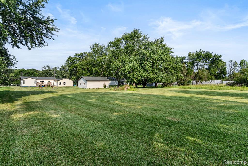 4303 Pratt Avenue, Grand Blanc, MI 48439 — Photo 36