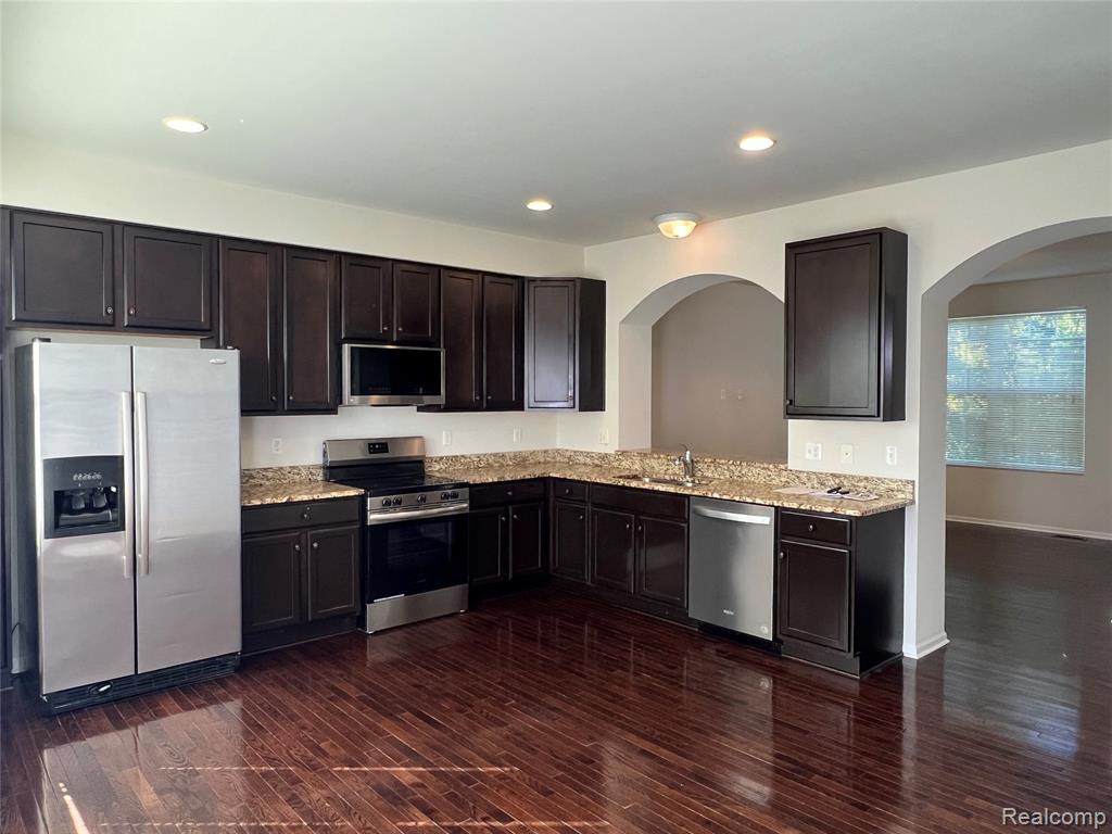 44474 Gwinnett Loop, Novi, MI — Photo 29