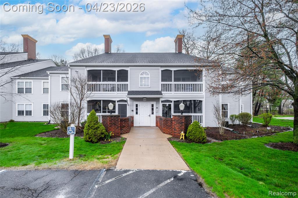 1221 Curzon Court, 203, Howell, MI 48843 — Photo 17