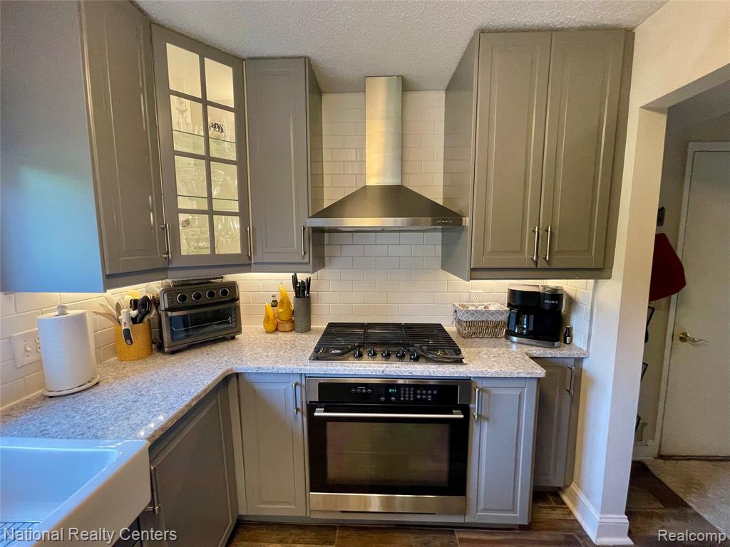 48104 COLONY FARM CIR, Plymouth, MI 48170 — Photo 35
