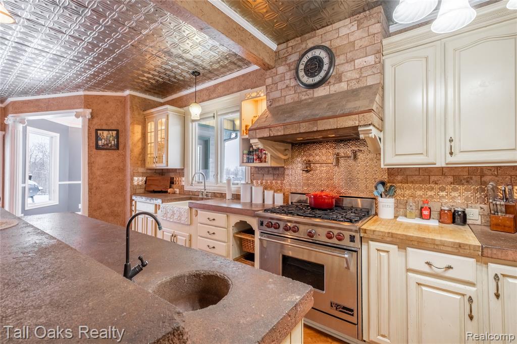 9198 Hegel Road, Goodrich Vlg, MI — Photo 14