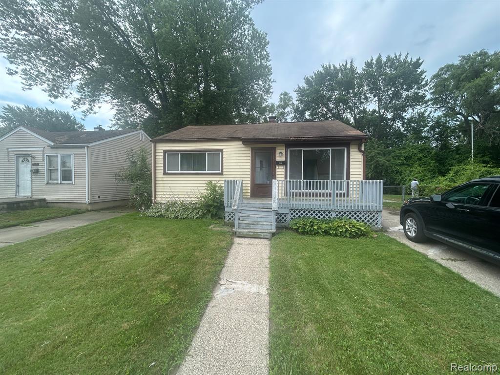 7040 WESTMINSTER Avenue, Warren, MI 48091 — front exterior