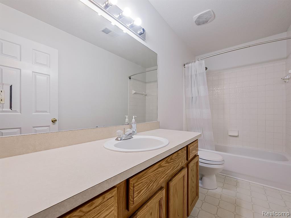 23490 STOFLET Lane, Trenton, MI 48183 — Photo 12