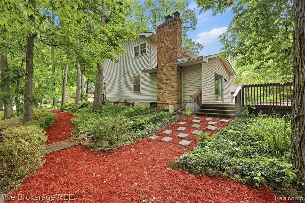 5639 Cross Village Road, Grand Blanc, MI 48439 — Photo 9