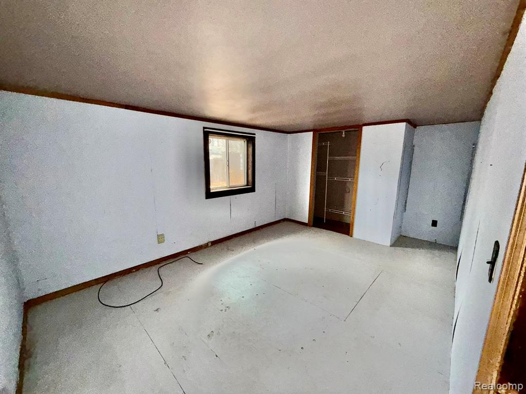 991 W Maplecrest Drive, Sanford, MI 48657 — Photo 20