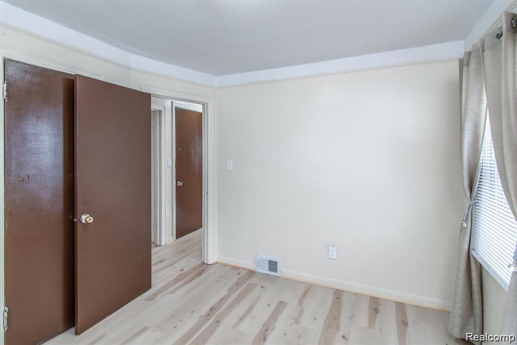 8236 Pierson Street, Detroit, MI 48228 — Photo 14