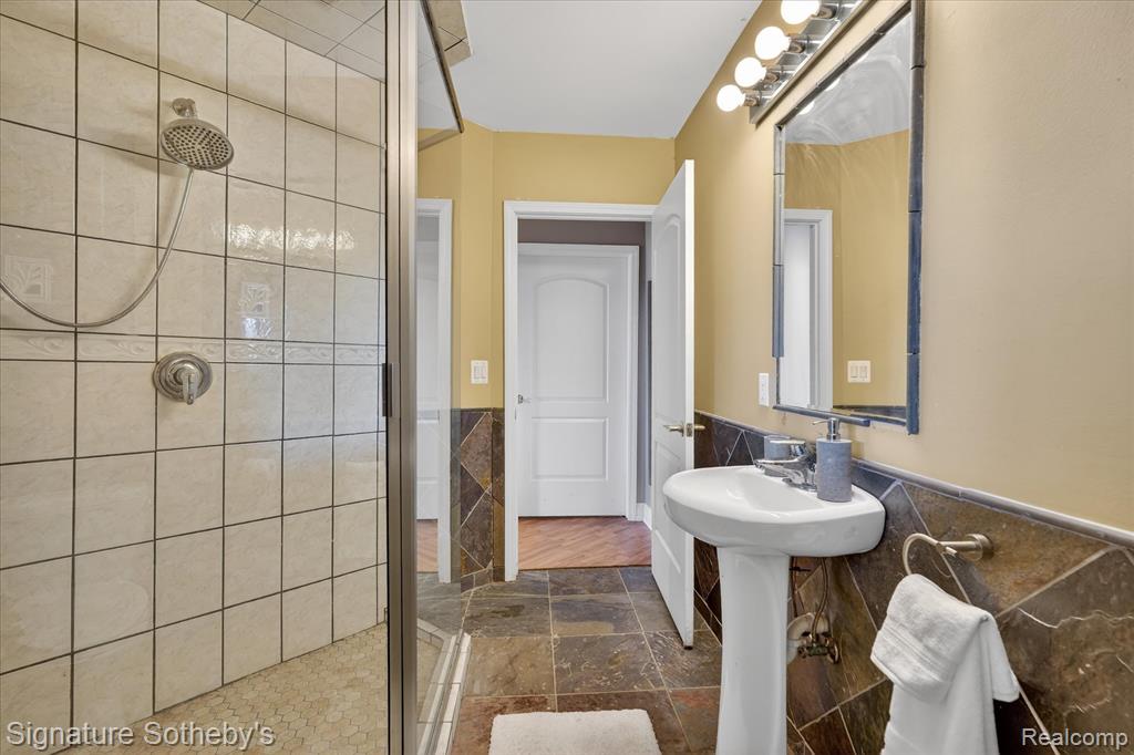 7455 Groveland Road, Holly, MI 48442 — Photo 23