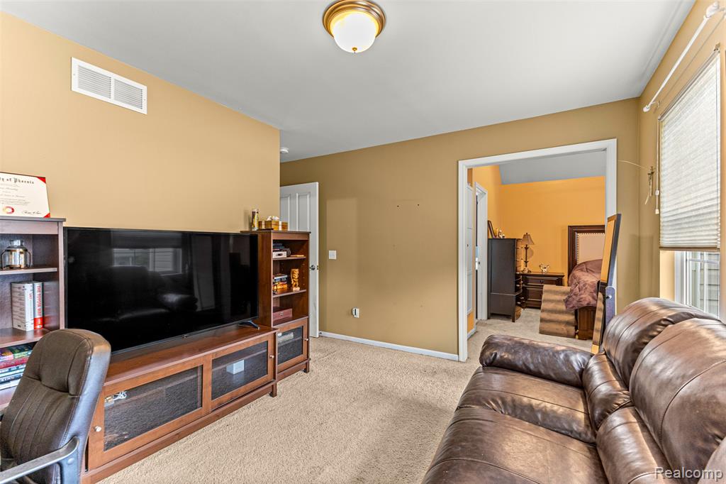 524 Orchard Street, Wyandotte, MI 48192 — Photo 21