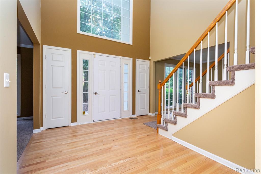 878 Dakota, Rochester Hills, MI 48307 — Photo 5