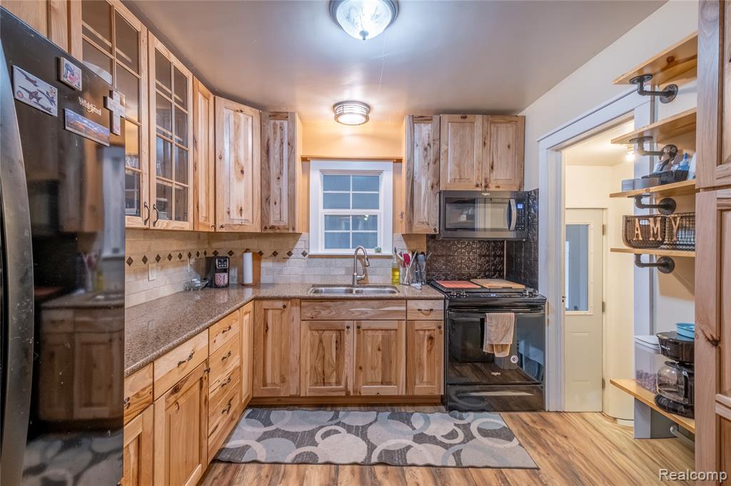 5526 Corunna Road, Flint, MI 48532 — Photo 17