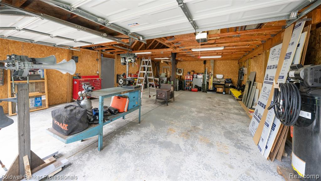 60 E Oakwood Road, Oxford, MI 48371 — Photo 24