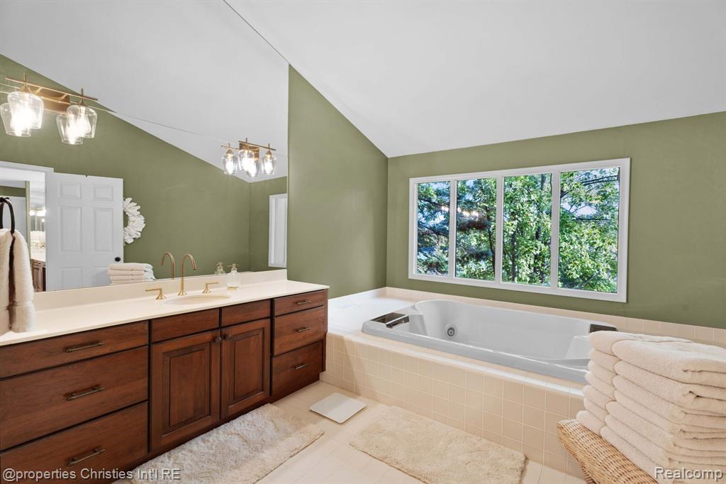 4845 CLIFFSIDE Drive, West Bloomfield, MI 48323 — Photo 35