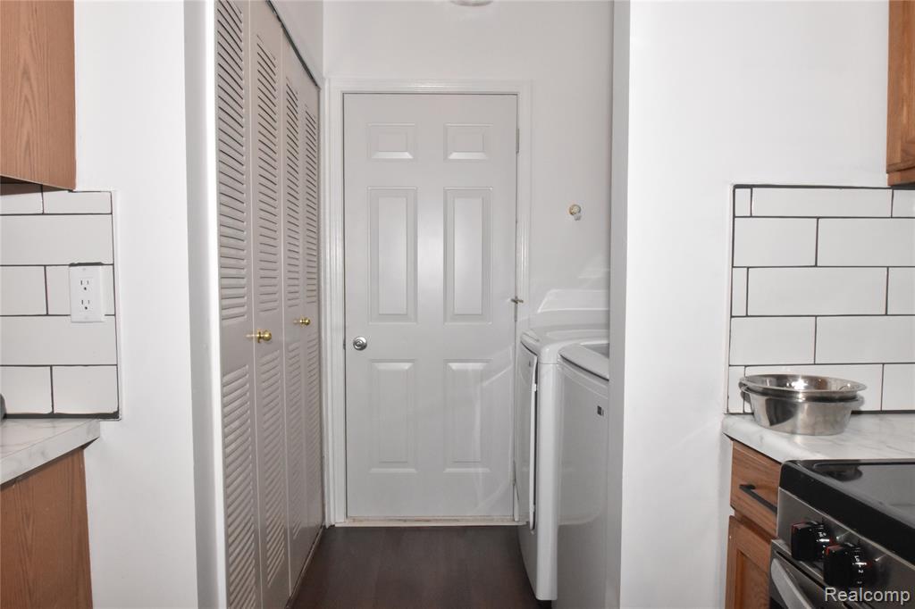 23436 Mahoney Court, 182, Trenton, MI 48183 — Photo 12