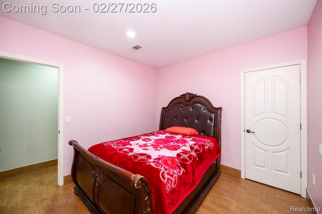 6616 Fairwood Drive, Dearborn Heights, MI 48127 — Photo 50
