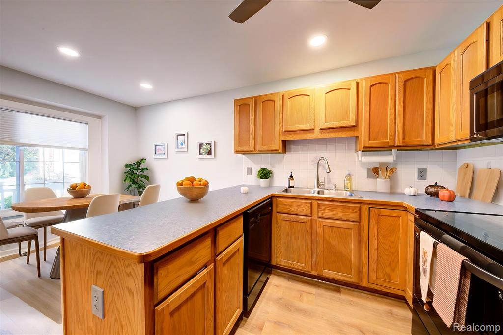 326 Redmaple Lane, 365, Brighton, MI 48116 — Photo 3