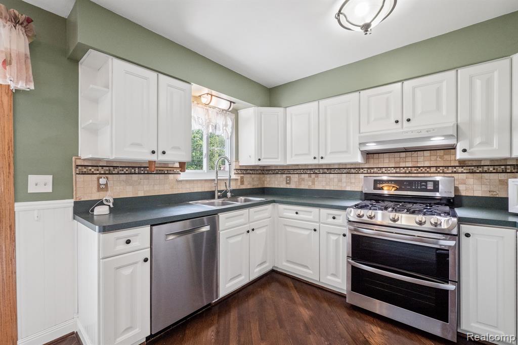 749 Mariday Street, Lake Orion, MI 48362 — Photo 8
