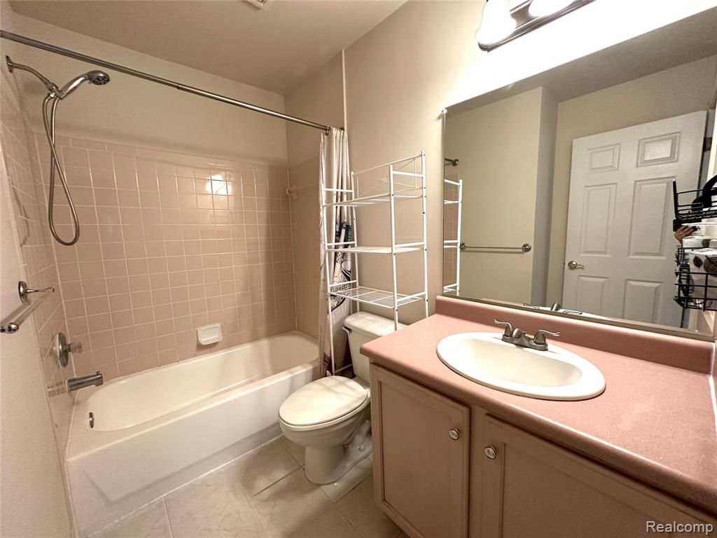 41827 Yeats Drive, Novi, MI — Photo 21