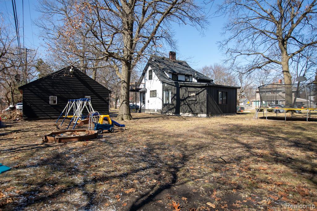 838 JENKINSON Street, Port Huron, MI 48060 — Photo 5
