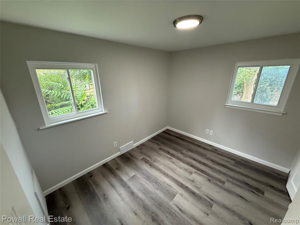 536 Emerson Avenue, Pontiac, MI 48342 — Photo 16