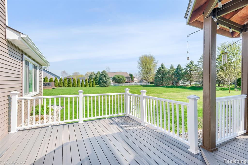 1447 Crystal Pond Drive, Davison, MI 48423 — Photo 12