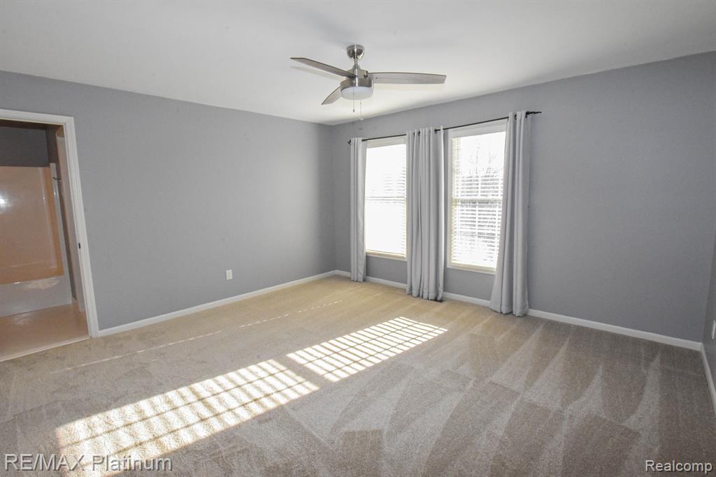 9037 RIDGEFIELD Drive, Brighton, MI 48114 — Photo 42