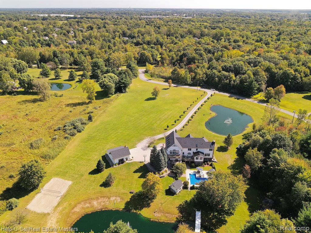 2152 HUNTERS Park W, St. Clair, MI 48079 — Photo 11