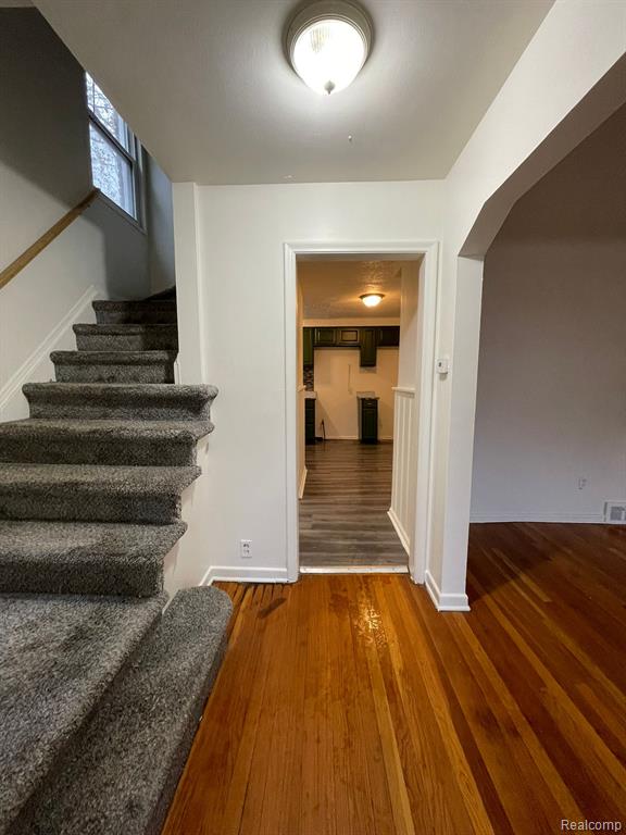9375 PENROD Street, Detroit, MI 48228 — Photo 32