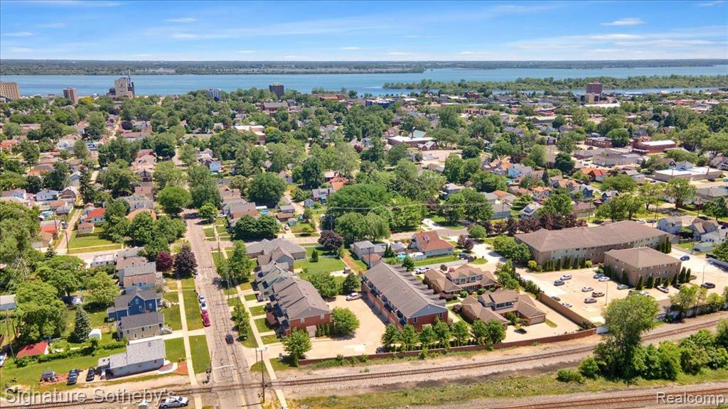 649 VINEWOOD Street, Wyandotte, MI 48192 — Photo 24