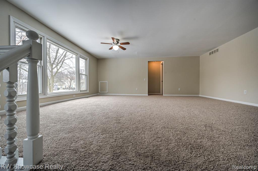 4238 STILL MEADOW Lane, West Bloomfield, MI 48323 — Photo 28