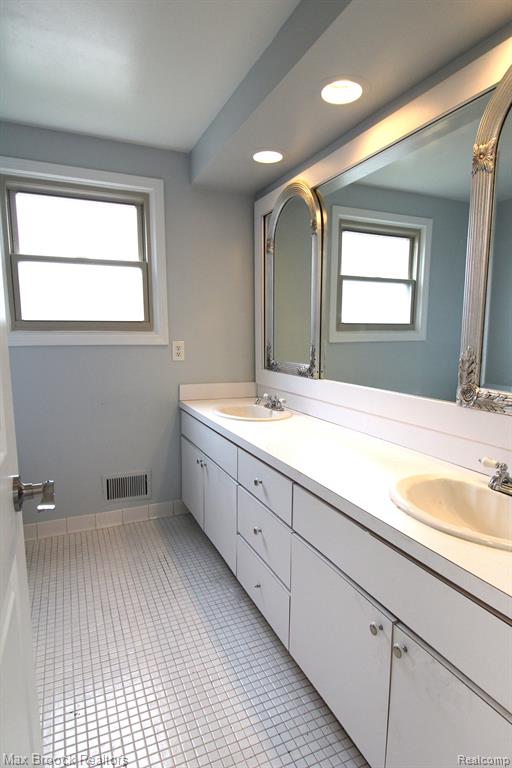 6895 INDIAN CREEK Drive, West Bloomfield, MI — Photo 13