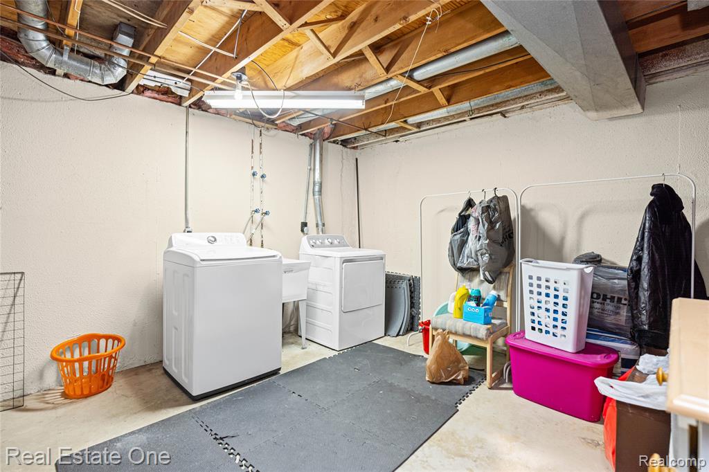 5226 Brett Court, West Bloomfield, MI — Photo 45