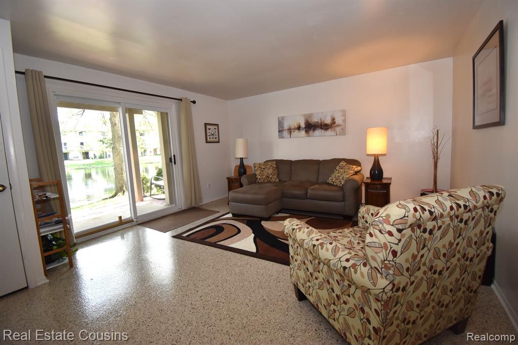 7230 BLUEWATER Drive, 130, Clarkston, MI 48348 — Photo 20