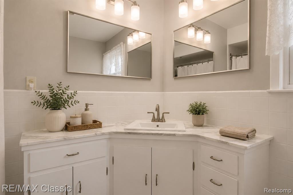 10268 7 Mile Road, Northville, MI 48167 — Photo 23