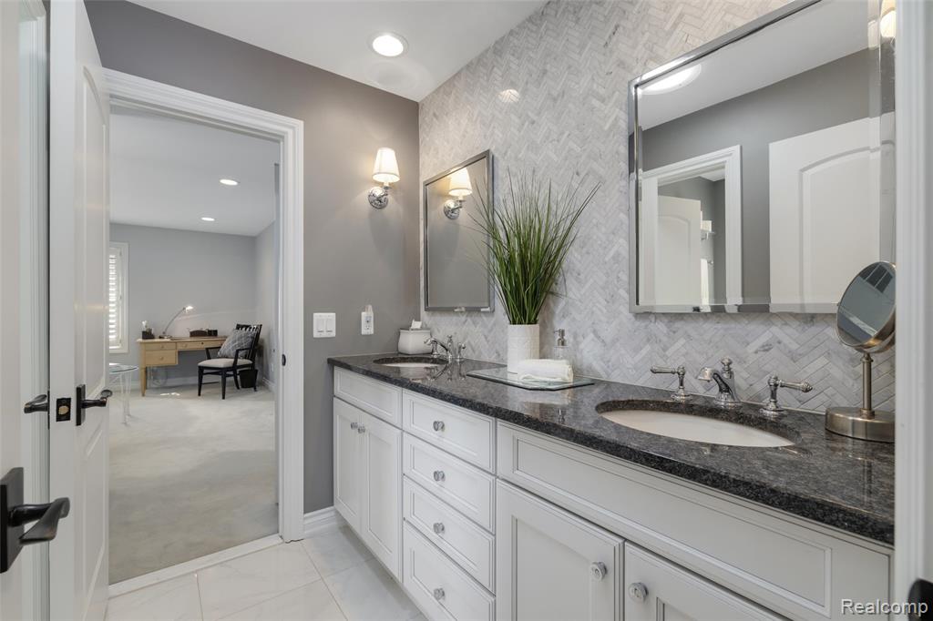 3010 E Bradford Drive, Bloomfield Hills, MI 48301 — Photo 29