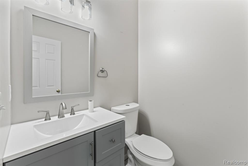 4109 ADDINGTON Drive, Commerce Twp, MI 48390 — Photo 11