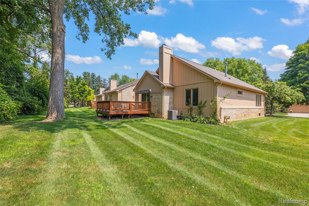 35213 Knollwood Lane, Farmington, MI 48335 — Photo 14
