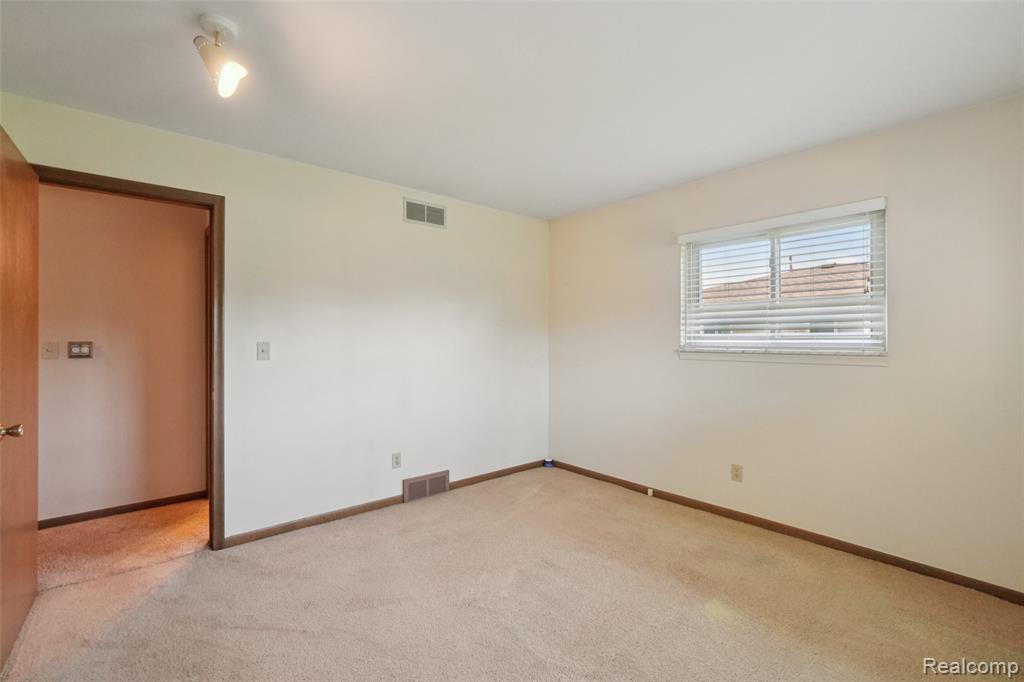 54829 Starlite Drive, Shelby Twp, MI 48316 — Photo 22