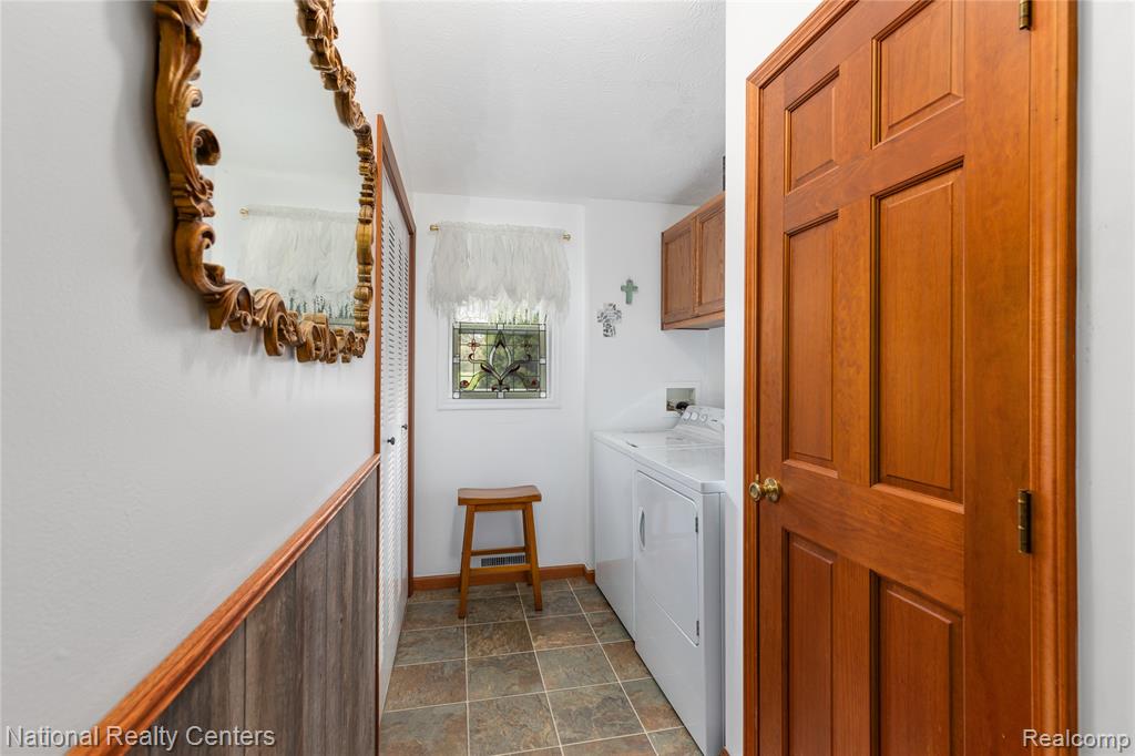 880 West Avenue, Big Rapids, MI 49307 — Photo 16