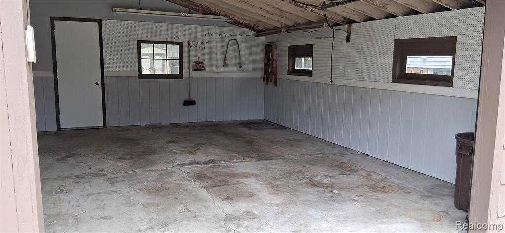 5352 Elmsford Drive, Flint, MI 48532 — Photo 31