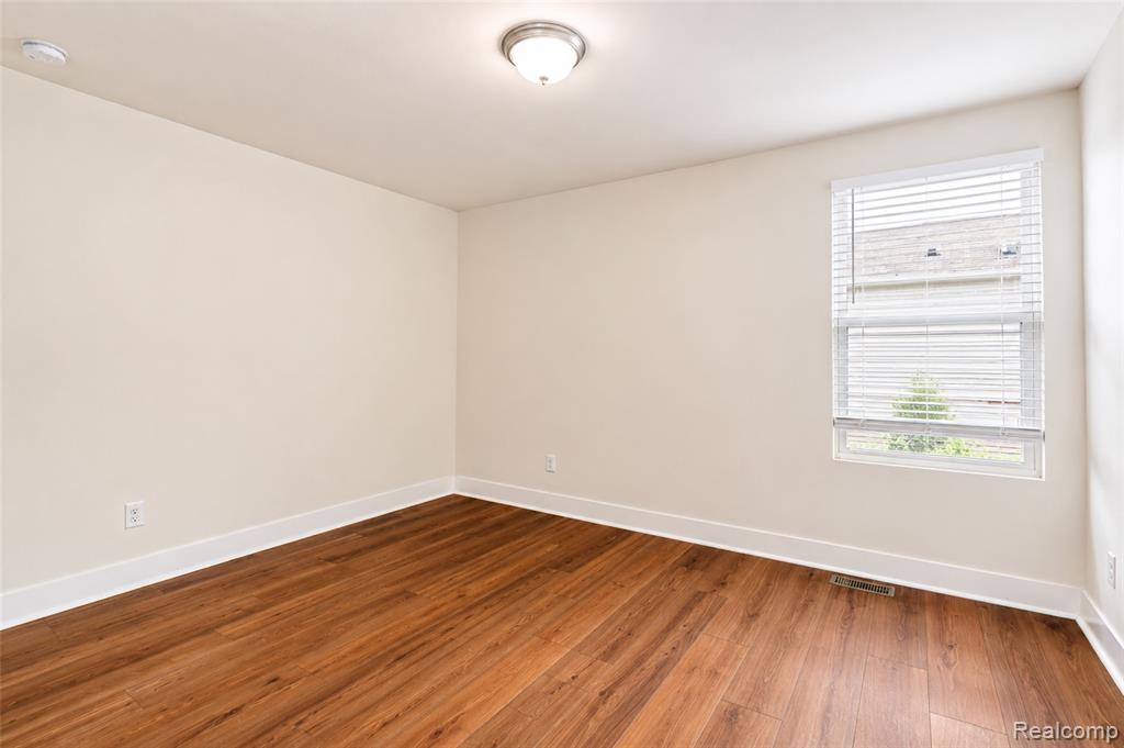 354 Findley Circle, Lake Orion, MI — Photo 47