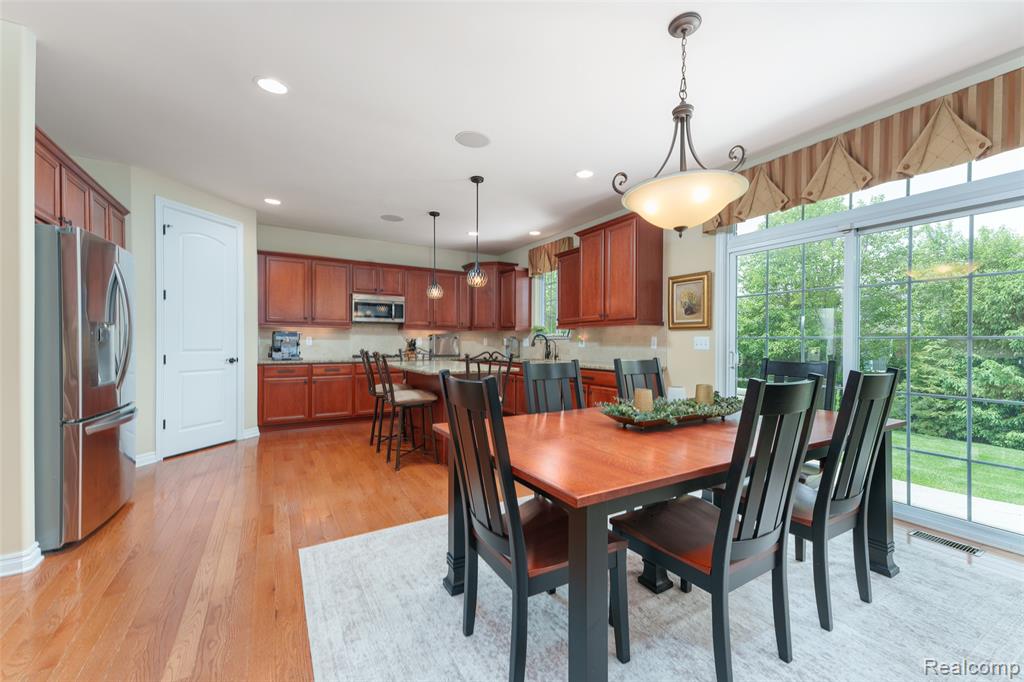 24455 Glenwood Drive, South Lyon, MI 48178 — Photo 17