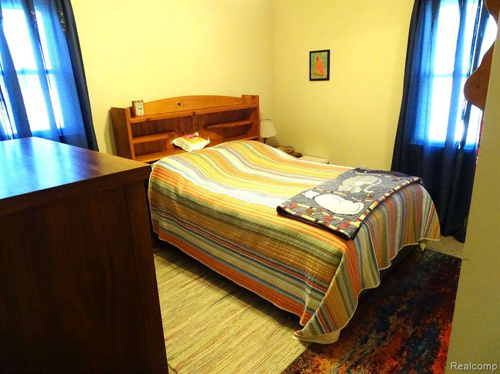 5232 GREENLEAF Drive, Swartz Creek, MI 48473 — Photo 9