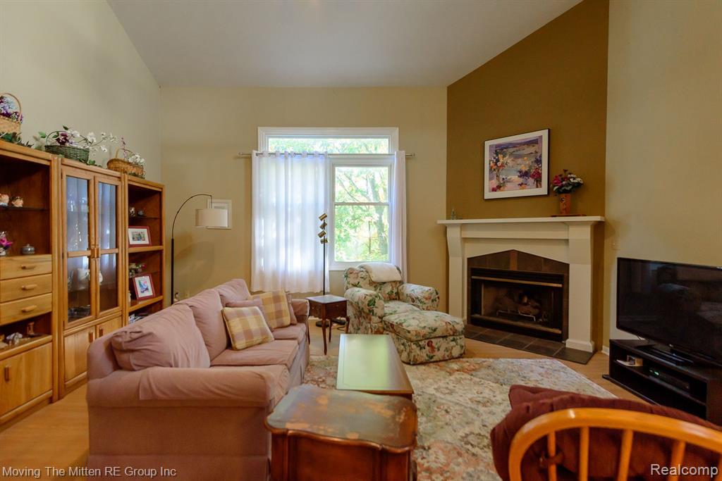 2959 BRECKENRIDGE Drive, Brighton, MI 48114 — Photo 6