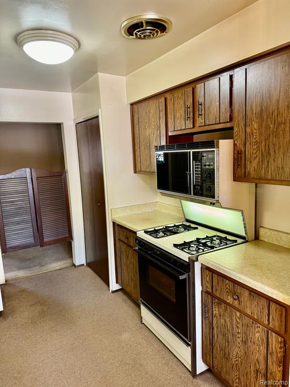 1976 RIDGE, Royal Oak, MI 48073 — Photo 5