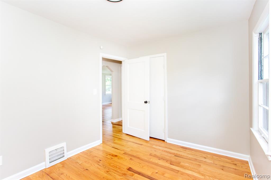 4056 Robina Avenue, Berkley, MI 48072 — Photo 20