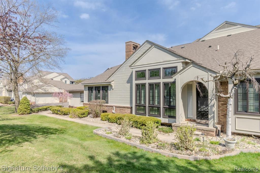 6015 PEBBLE LANE, West Bloomfield, MI — Photo 53