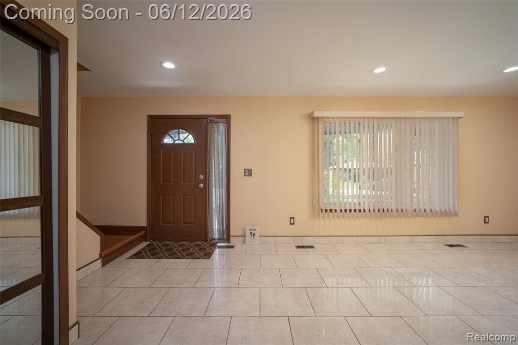 5061 Temple Drive, Sterling Heights, MI 48310 — Photo 5