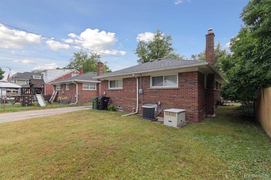 7868 Robinson Avenue, Allen Park, MI 48101 — Photo 36